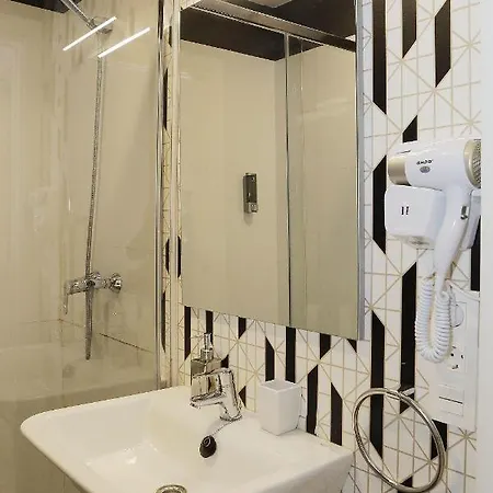 Lasarterooms Autocheck-in Pensión 3*